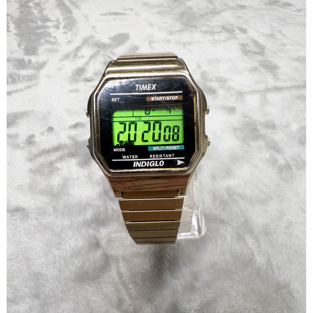TIMEX 555 R6 Classic Digital Indiglo Gold Tone watch With New Battery *Read*